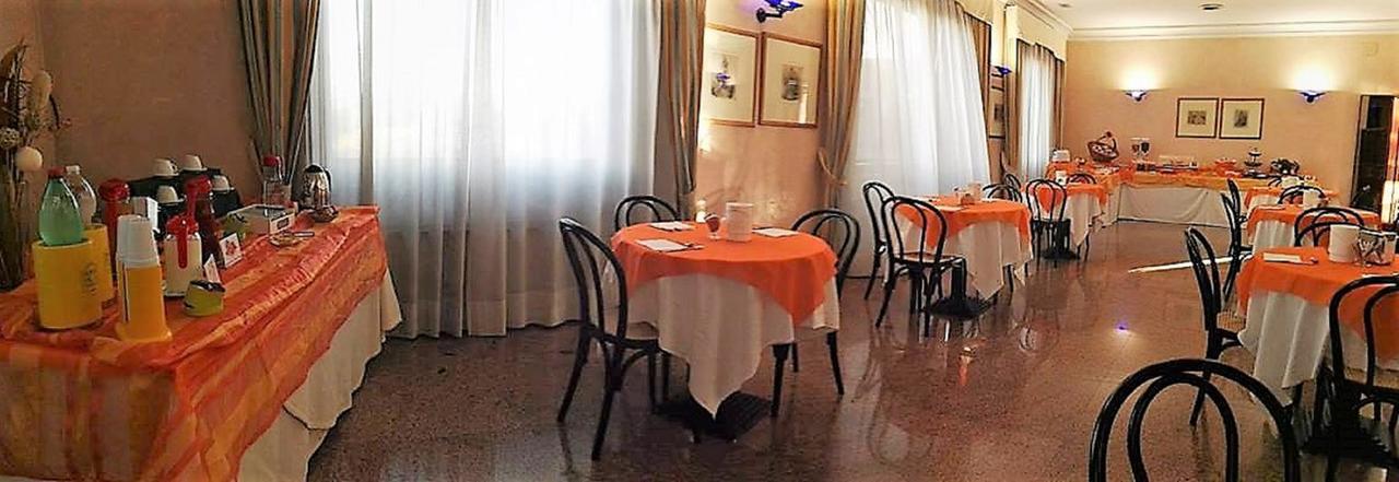 Hotel De La Ville & Centro Congressi Benevento Dış mekan fotoğraf