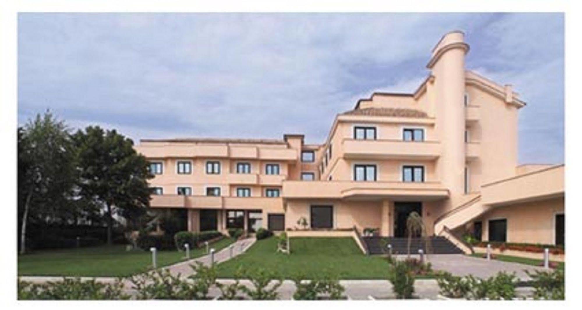 Hotel De La Ville & Centro Congressi Benevento Dış mekan fotoğraf