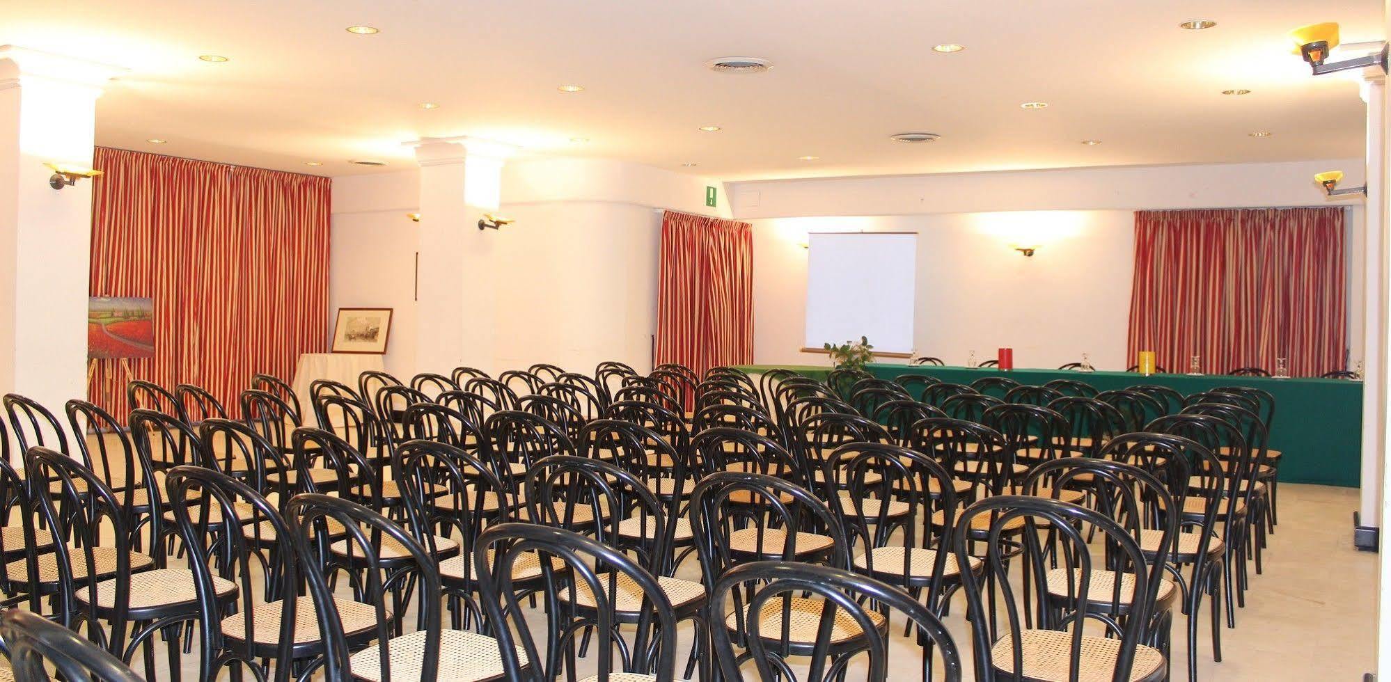 Hotel De La Ville & Centro Congressi Benevento Dış mekan fotoğraf