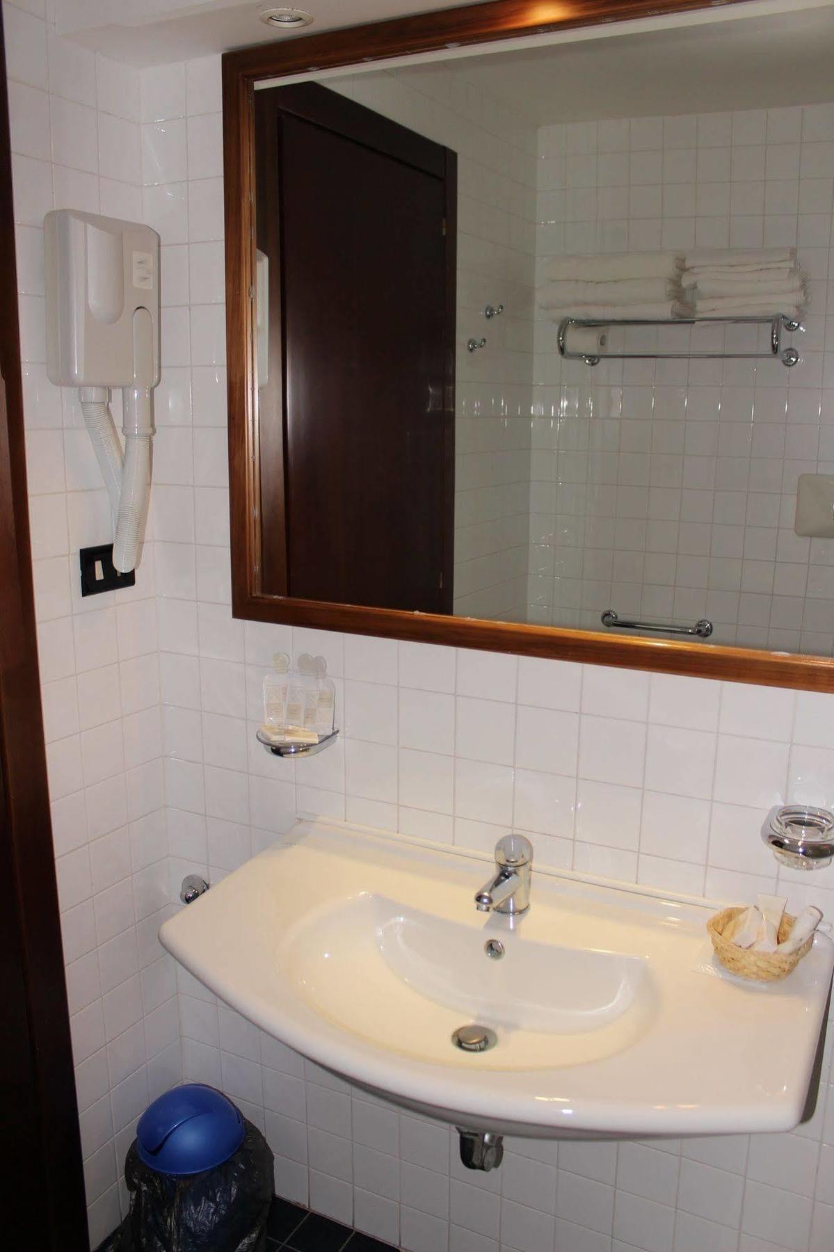 Hotel De La Ville & Centro Congressi Benevento Dış mekan fotoğraf